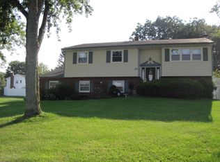 31 Monticello Dr, Howell, NJ