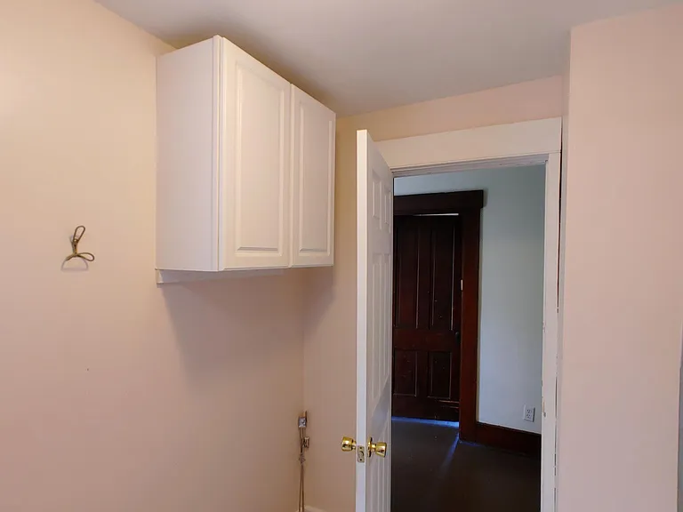 105 Oakwood Ave — Photo 5