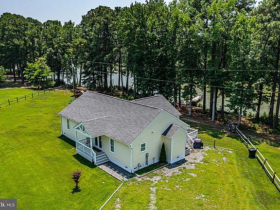 2nd image of 408 Smith Point Rd