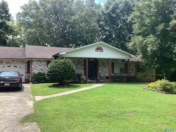 884 Riverside Dr, Gadsden, AL 35901