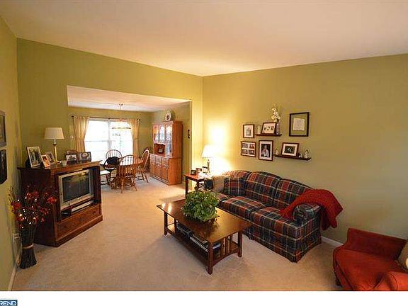 3rd image of 24 Chesapeake Dr