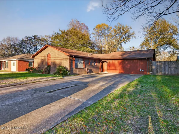 109 Stennis Ave, Ocean Springs, MS 39564