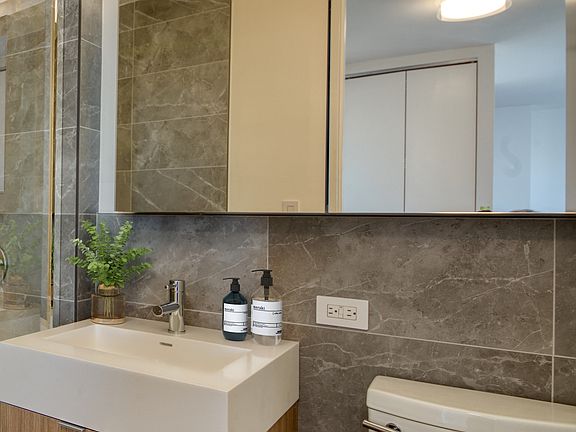 5th image of 301 E 94th St #9E