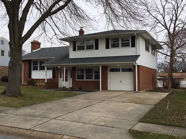 2609 Lamper Ln photo 1