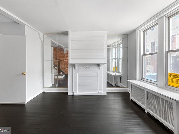3rd image of 2341 Watkins St
