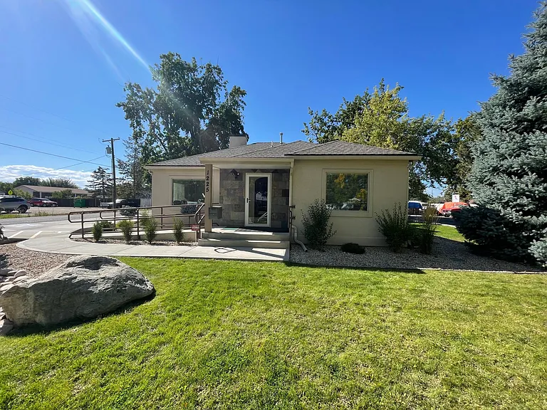 1225 N Main St — Photo 4
