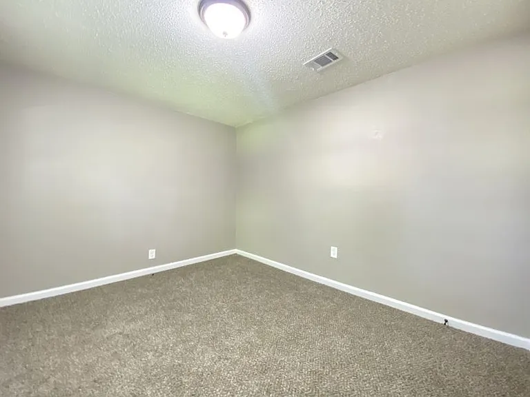 2715 Marshall St — Photo 6