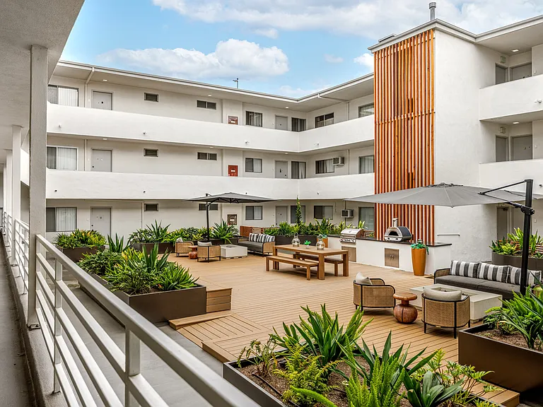 West Brent Apartments — Photo 32