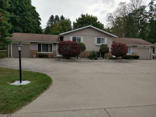 1330 W Glenlord Rd, Saint Joseph, MI 49085