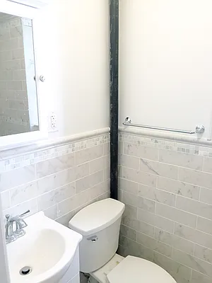 Rented by Rapid Realty Cobble Hill | media 25