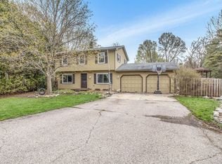 109 Wicklow Rd, Eaton Rapids, MI 48827