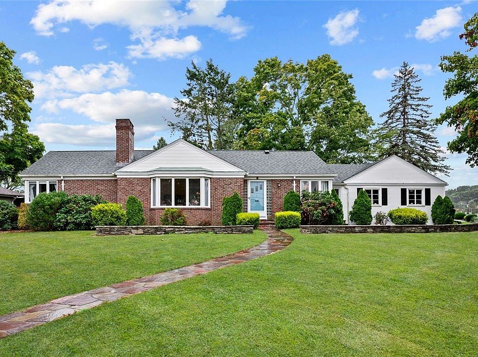 1st image of 11 Lawnacre Dr