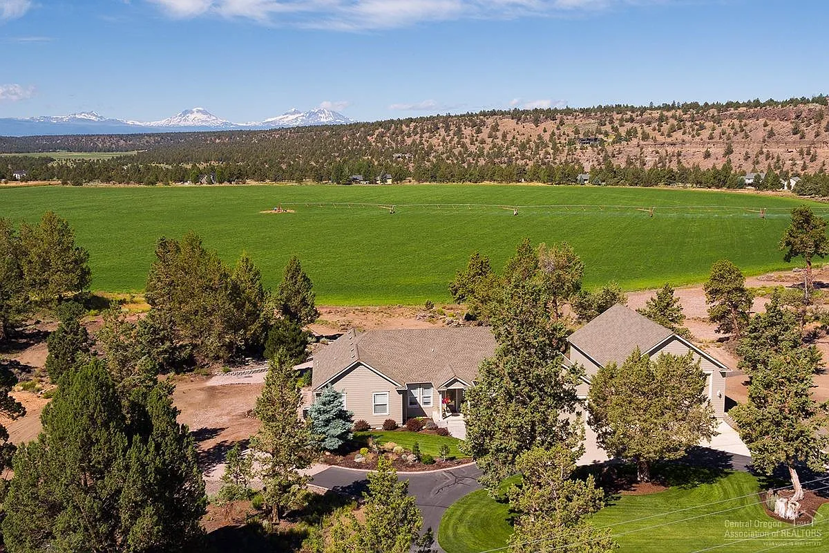 7015 NW River Springs Rd photo 1