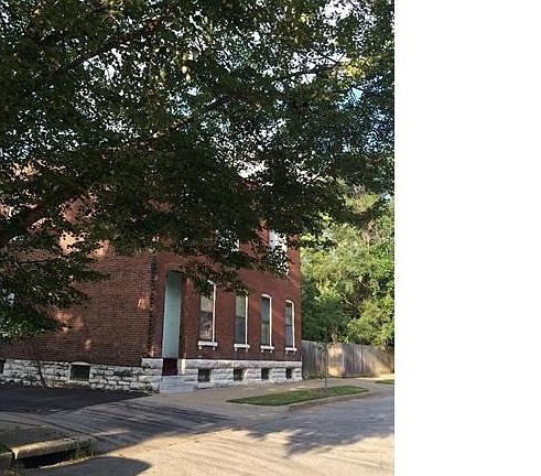 4th image of 2111 Victor St