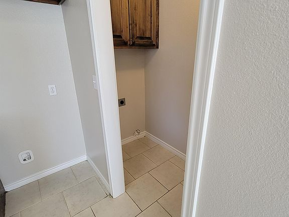 5th image of 2215 N Palace Ave #1