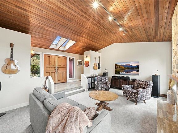 4th image of 12461 Meadow Brook Pl