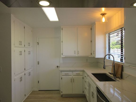 4th image of 2490 Tierra Dr