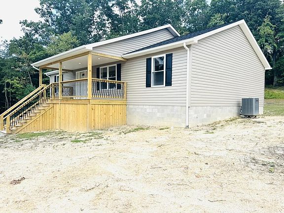 3rd image of 224 Maple Rd