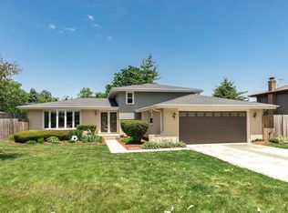2422 Chippewa Ct, Lisle, IL 60532