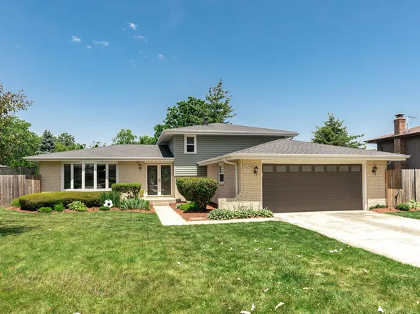 2422 Chippewa Ct, Lisle, IL 60532