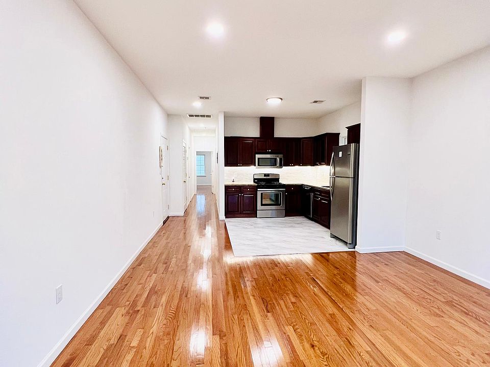 Livingroom and kitchen