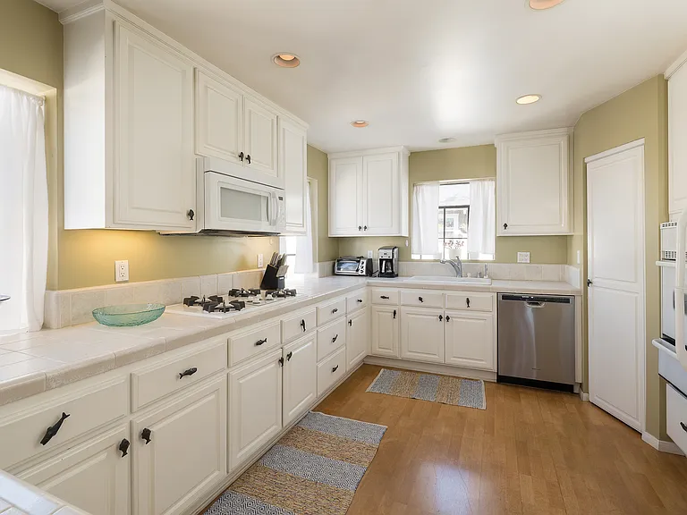 1744 Manhattan Ave #UPPER — Photo 17