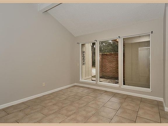 5th image of 24303 Glen Loch Dr