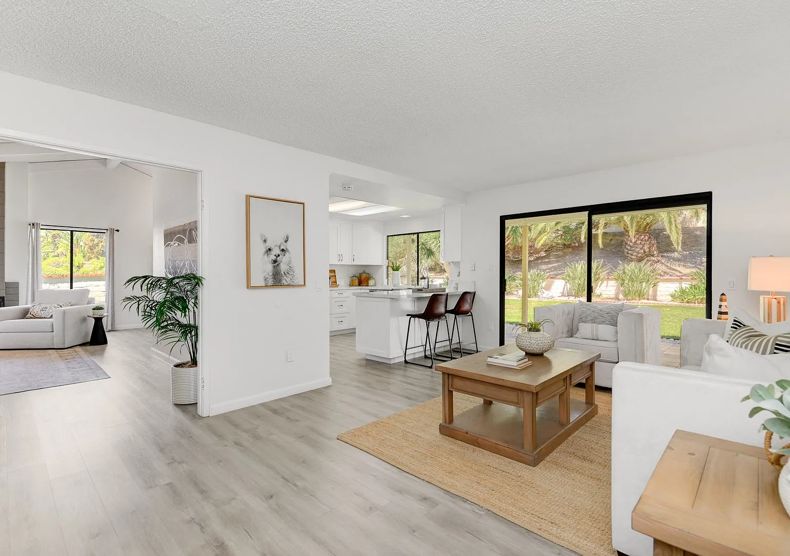 4bd/2ba Single Story Home In Hennie Hills Oceanside! — Photo 1