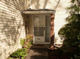 1004 Williamsburg Cir, Warwick, RI 02886