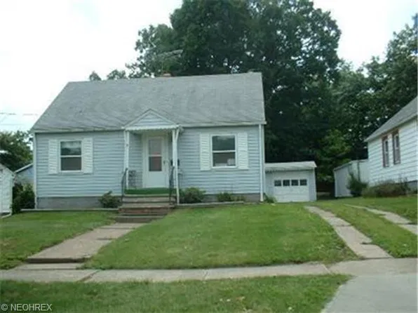 221 W 35th St, Lorain, OH 44055