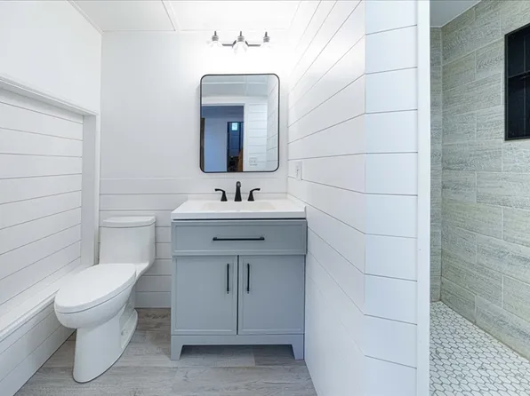 19 Downey St, Hopkinton, MA 01748