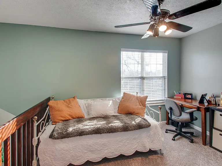 5807 Avalon Ct — Photo 14