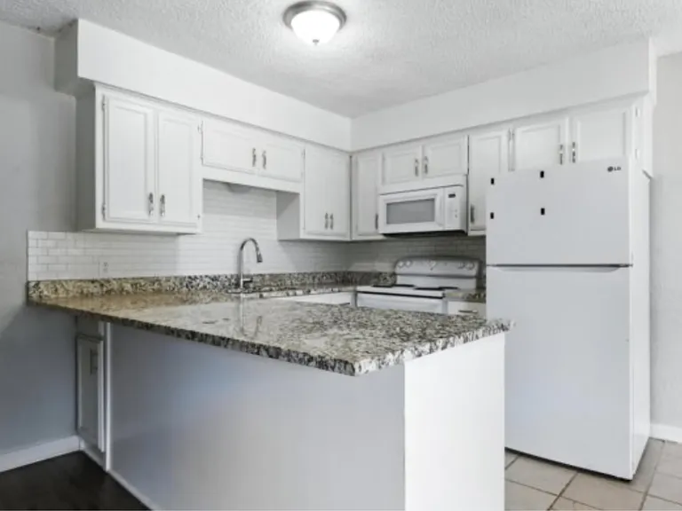 175 Private Road 1509 #14-B — Photo 5