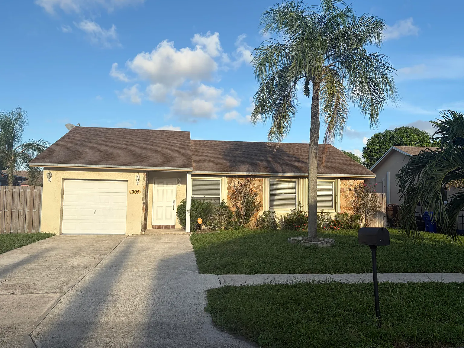3 bed, 2.0 bath, 1455 sqft, $2,900 — Photo 3
