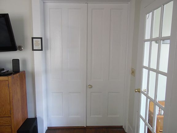 3rd image of 208 N Madison Ave