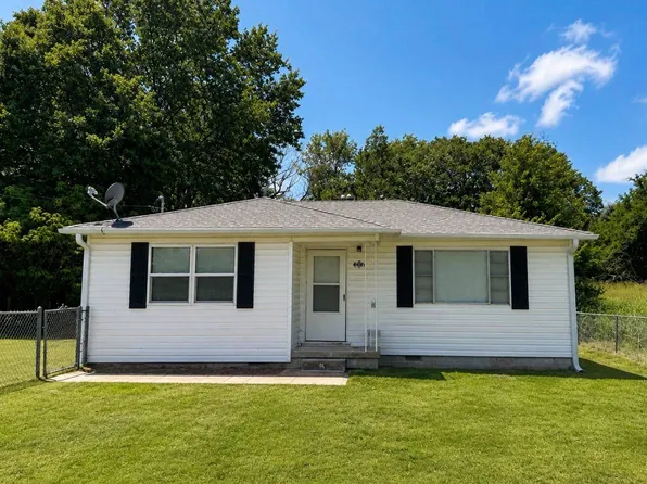 304 S 5th St, Hartshorne, OK 74547