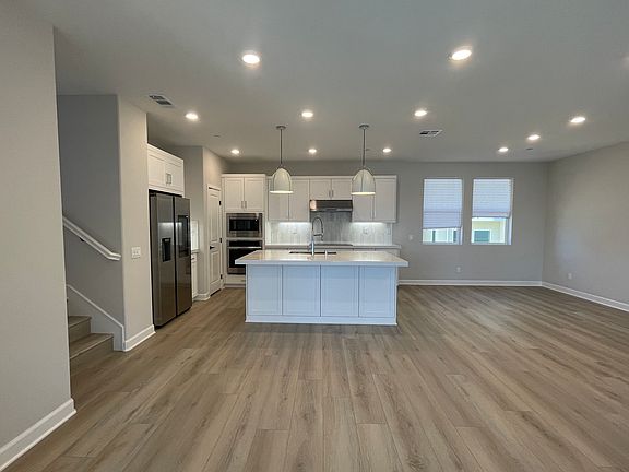 4th image of 11876 Ella Way