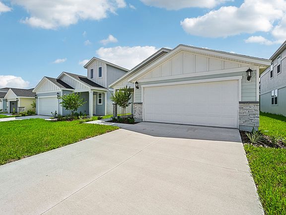 Exterior of the Everglade plan at Lakes at Bella Lago.