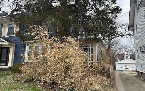 4th image of 1700 Lee Rd