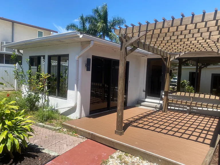 251 Mateo Way NE — Photo 26