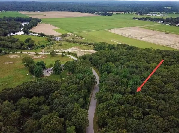 150 Explorer Dr N, Saunderstown, RI 02874