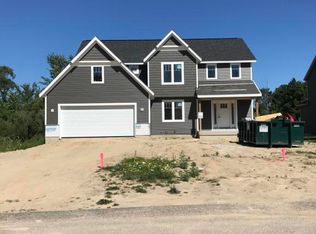 2251 Glenn Canyon Dr SE, Caledonia, MI 49316