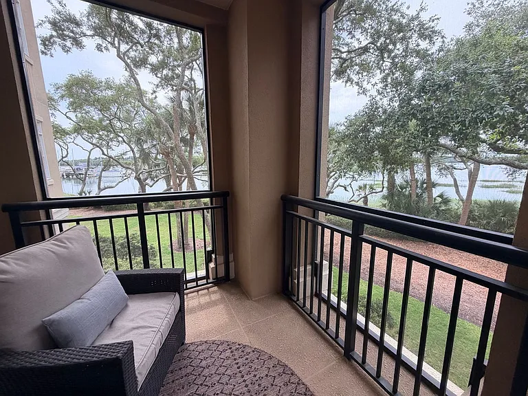 300 Grandview Ct #323 — Photo 14