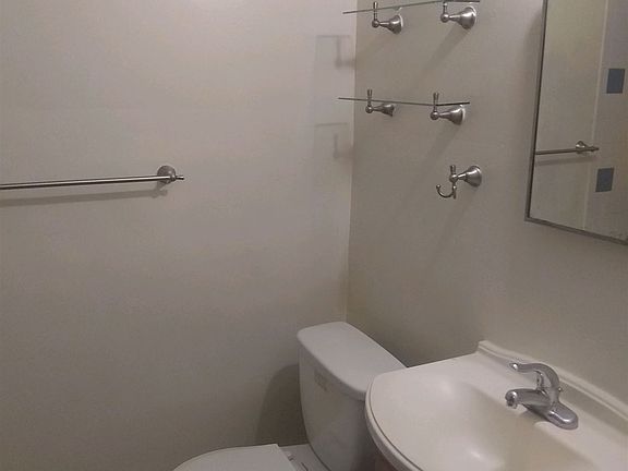 1931 18th St Bathroom
