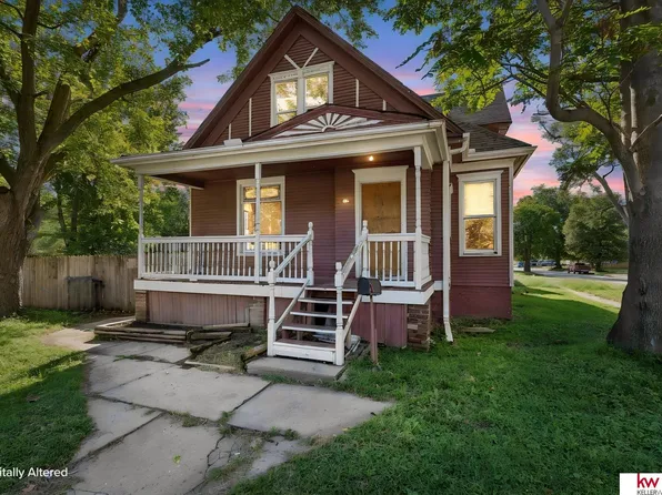 422 N 8th St, Council Bluffs, IA 51503
