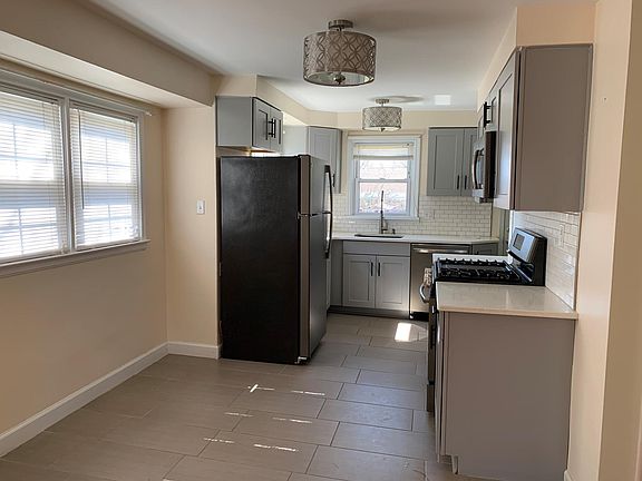 Unfurnished Newly Remodeled Kitchen