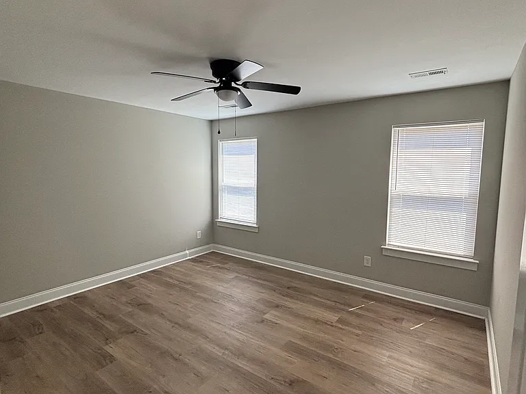 113 Woodstone Ln — Photo 8
