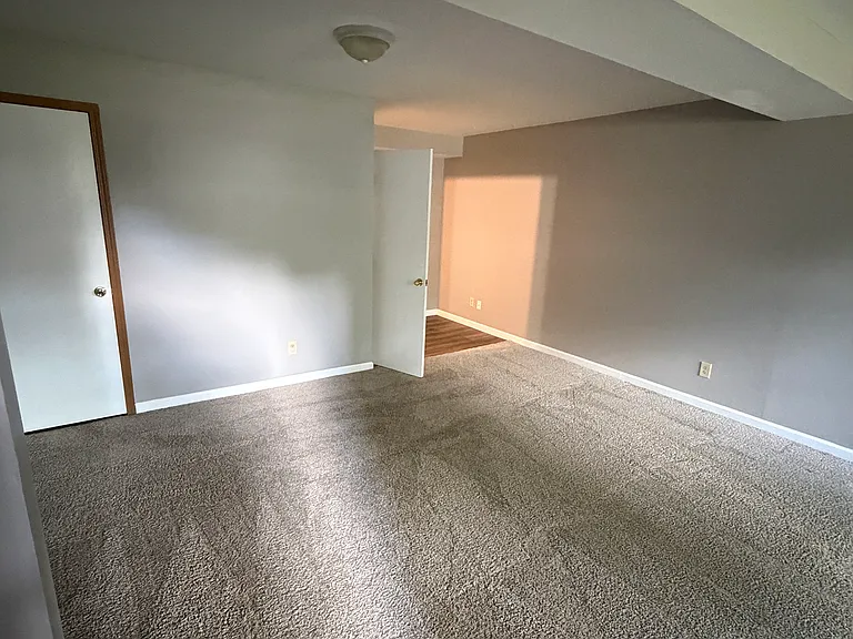 1152 Saint Matthew Ave — Photo 11