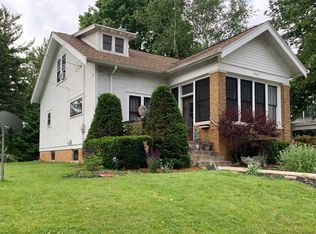 1013 N 4th St, Watertown, WI 53098