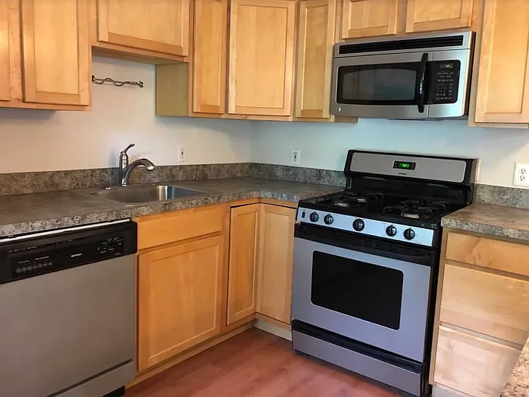4822 Roland Ave #2 — Photo 6